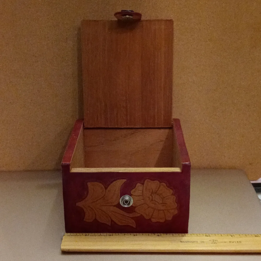 Hand carved flower wooden box made in Honduras